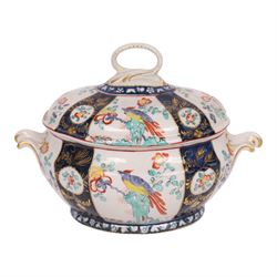 Collection 18th century and later English porcelain, including Worcester tea bowl in cannonball pattern, a custard cup, New Hall tea bowls and saucers and similar 
