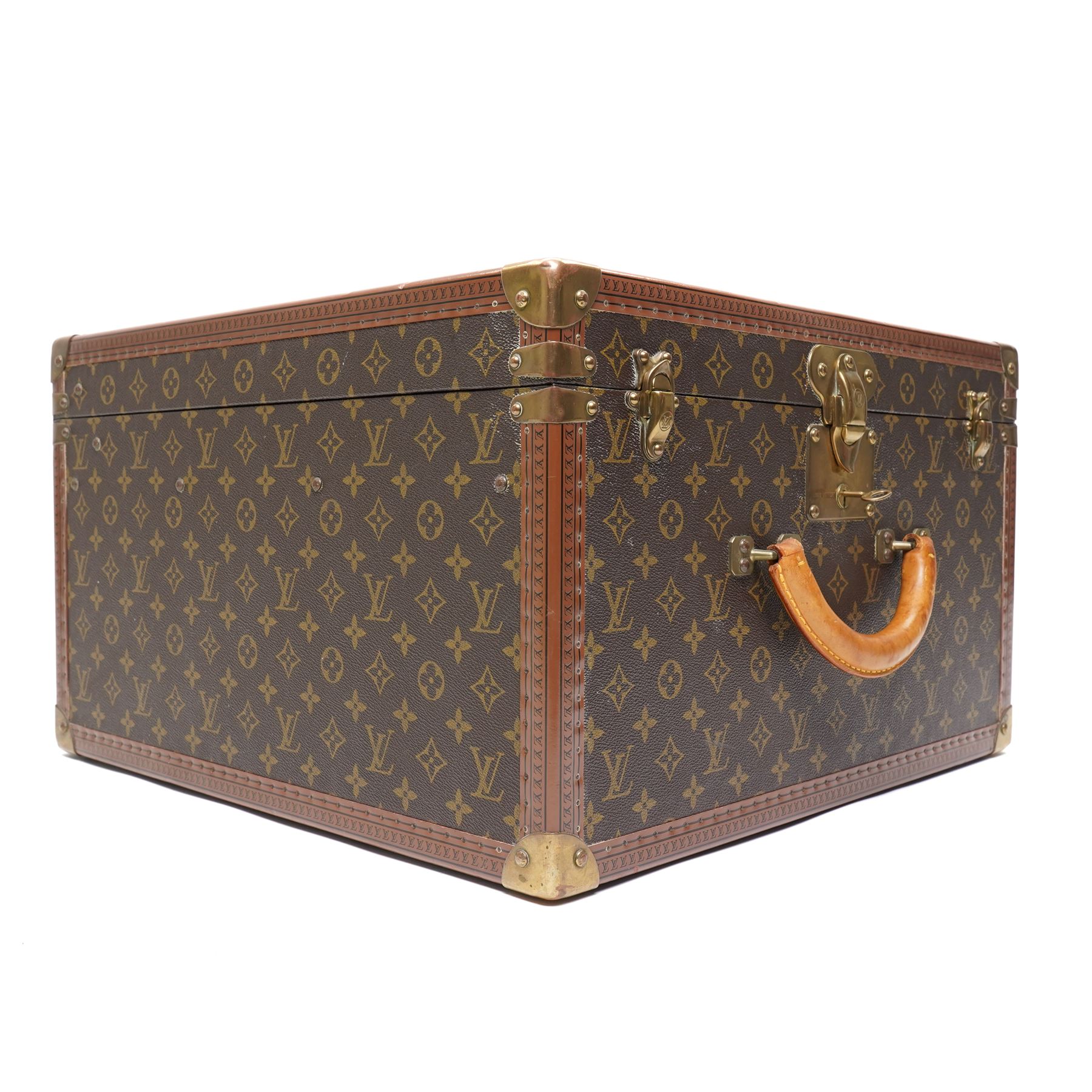 Mid-20th century Louis Vuitton monogram cabin trunk,  monogram canvas with lozine trim and brass mounts, single front leather handle with lock stamped Louis Vuitton with matching key code 1080701, the interior fitted with original webbing straps and lift-out tray, circa1960s, with original key present
