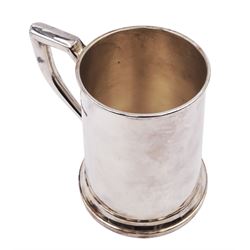 Modern silver tankard, of slightly tapering cylindrical form, with angular handle, and upon spreading circular foot, H12.2cm, hallmarked Carr's of Sheffield Ltd, Sheffield 2001