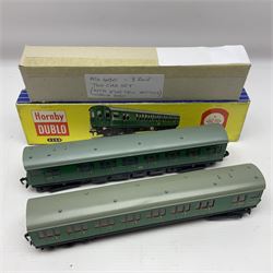 Hornby Dublo - 3-rail 3250/4150 BR (S) Electric Motor Coach with Driving Trailer 2-car EMU unit in BR green Nos.S.65326 and S.77511; Motor coach in original box with instructions and trailer unboxed (2)