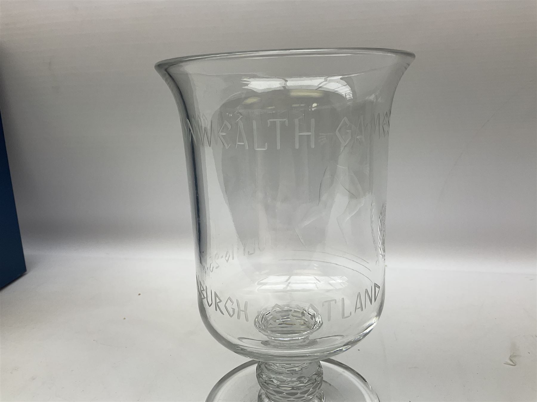 Edinburgh Crystal British Commonwealth Games 1970 goblet vase
Edinburgh crystal goblet vase commemorating the British Commonwealth Games 1970, designed by David Hammond, engraved by F.Lonie, no.37 of 50, with box, H23cm