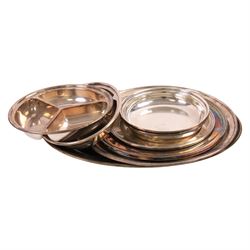 Collection of various silver plate, largely comprising various sized oval and circular platters, plus a twin handled pedestal bowl, and a roll top entre dish with pierced insert