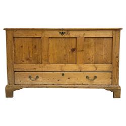 George III pine mule chest, rectangular hinged lid over panelled front and sides, fitted with single drawer to base, raisedon bracket feet