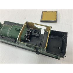 ‘00’ gauge - two kit built steam locomotives comprising NC 118 Nu-Cast LNER C13 (ex Great Central) 4-4-2 Tank locomotive no.67404 in BR black with original box; together with similar Great Central 4-4-2 Tank locomotive in green (2) 