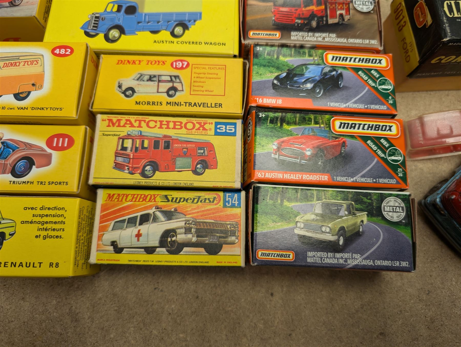 Collection of boxed Matchbox and Dinky Toys diecast vehicles, including Corgi Classics The World of Wooster, together with an unboxed Chipperfields Circus 1139 Scammel MK3