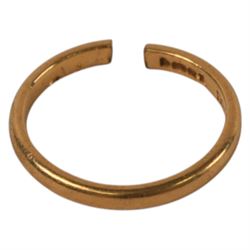 22ct gold wedding band, hallmarked 