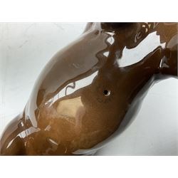 Six Beswick figures of bay horses, including large hunter no.1734, Shire horse no.818, horse with tucked head no.1549, etc (6)