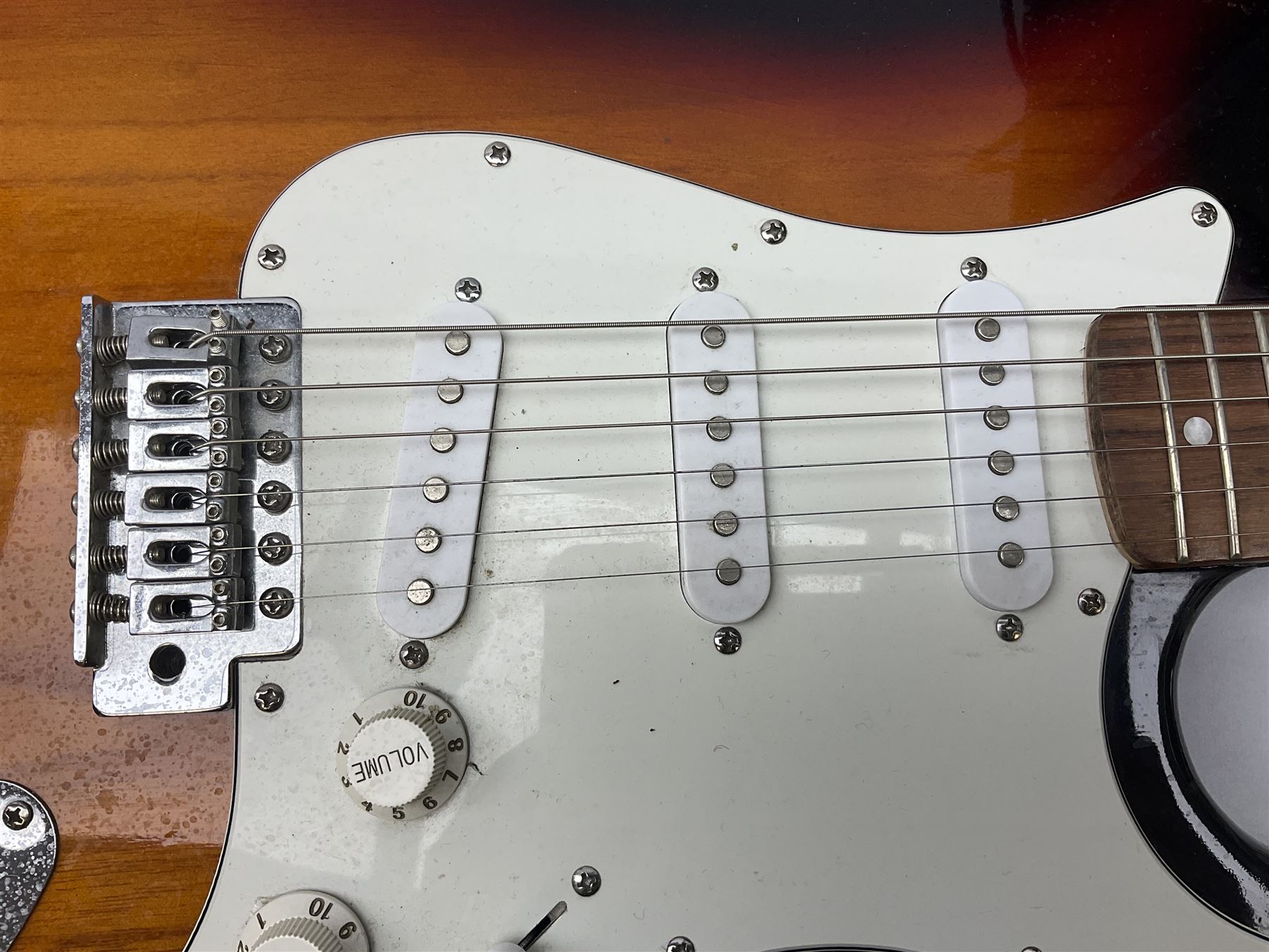 Starsound electric guitar with ‘sound city’ amp