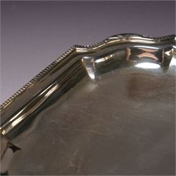 Small square silver salver or card tray with bead edge and indented corners W14cm Sheffield 1935 Maker Stower & Wragg Ltd