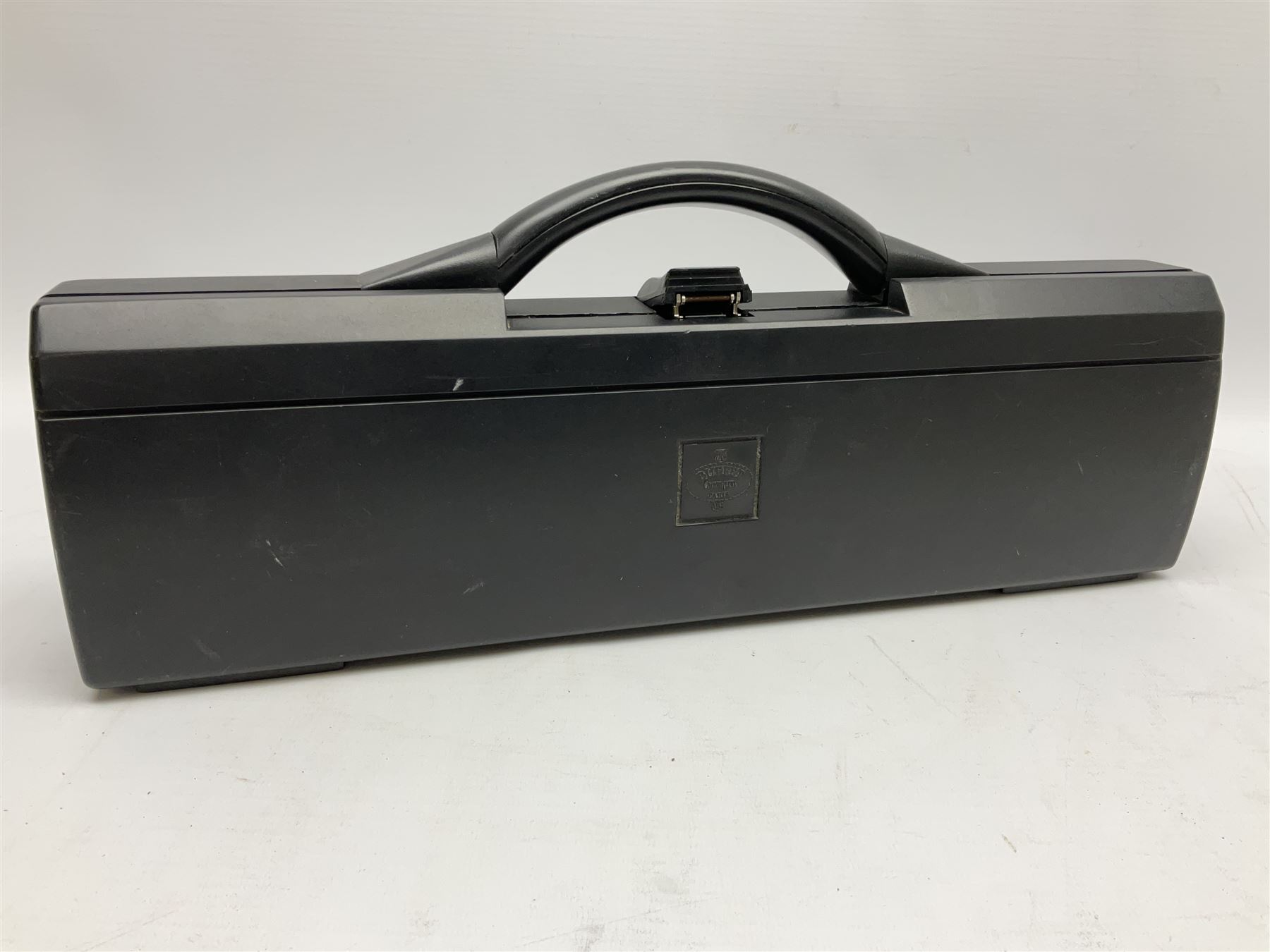 Buffet Crampon Paris three-piece flute, marked Cooper Scale AKC E, serial no.715182; cased