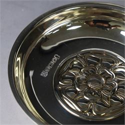 Late 20th century silver pin dish, of circular form with embossed Yorkshire Rose to centre, with Queen Elizabeth II Silver Jubilee hallmark Cooper Brother & Sons, Sheffield 1977, D11cm