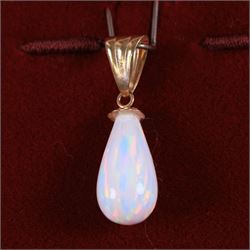 9ct gold opal pear shaped pendant, L2cm