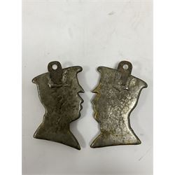 Two cast metal brassed wall mount plaques modelled as busts of Captain and soldier / lieutenant, L12cm
