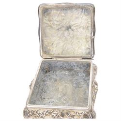 Derby Silver Co, Art Nouveau silver plate dressing table set, comprising mirror and two brushes, together with a silver silver plated box, the box marked B&W to the base, box H13cm