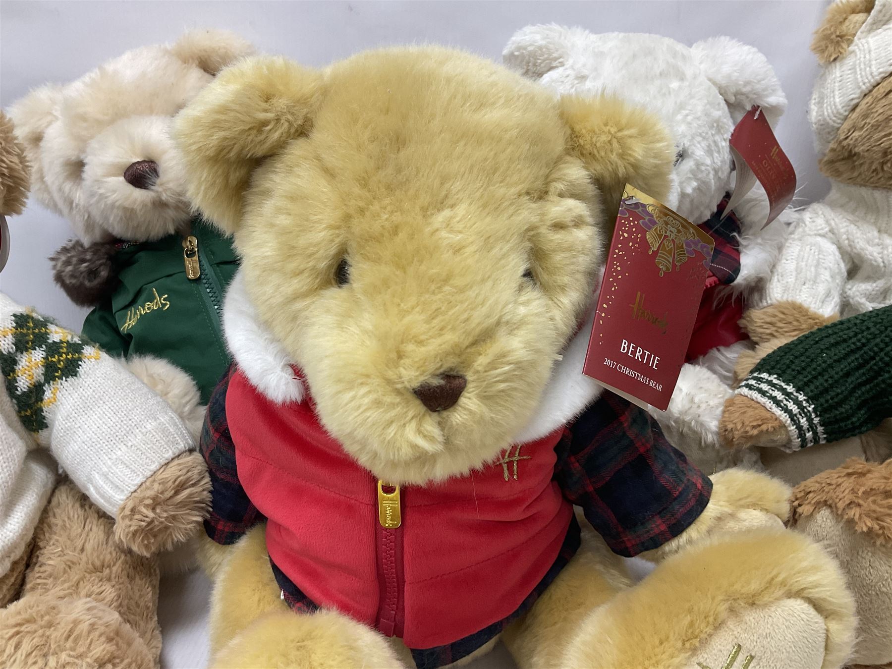 Six Harrods annual teddy bears dating between 2017 and 2022 tallest H45cm Toys Models