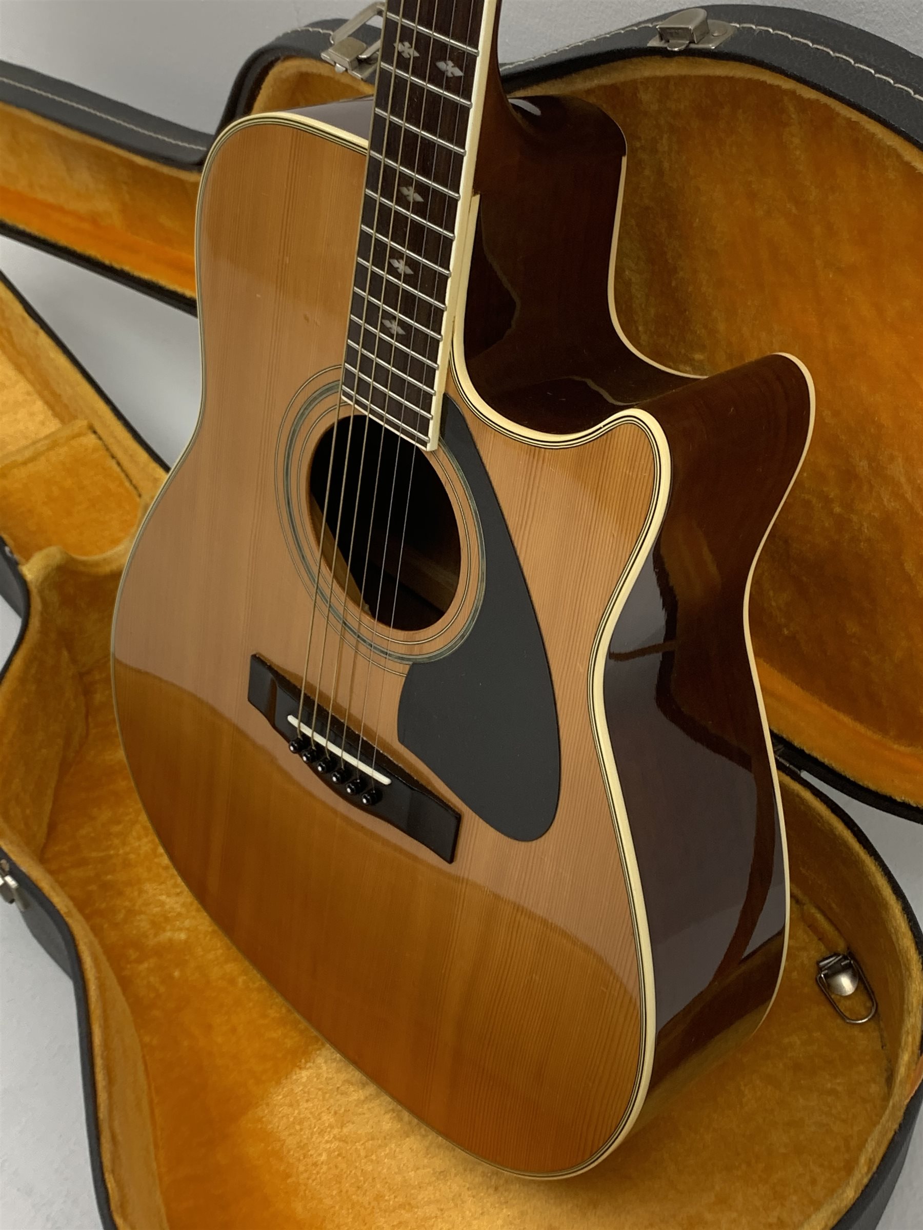 Yamaha model FG450SC acoustic/electric guitar with rosewood back and