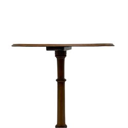19th century satinwood tripod wine table, moulded oval top inlaid with boxwood and ebony stringing, fine turned vasiform column, three splayed supports with spade feet