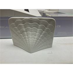 Seven Lladro flowers, comprising Japanese Camelia on base no 5181, Yellow Begonia on base no 5186, Miniature Begonia on base no 5188, Chrysanthemum on base no 5189, California Poppy no 5190.B, Miniature Begonia 5188.B and White Carnation no 5184.B, together with Lladro Spanish Joining pack with 17616 Winter Bell, Additional Lladro parasols and flowers etc 