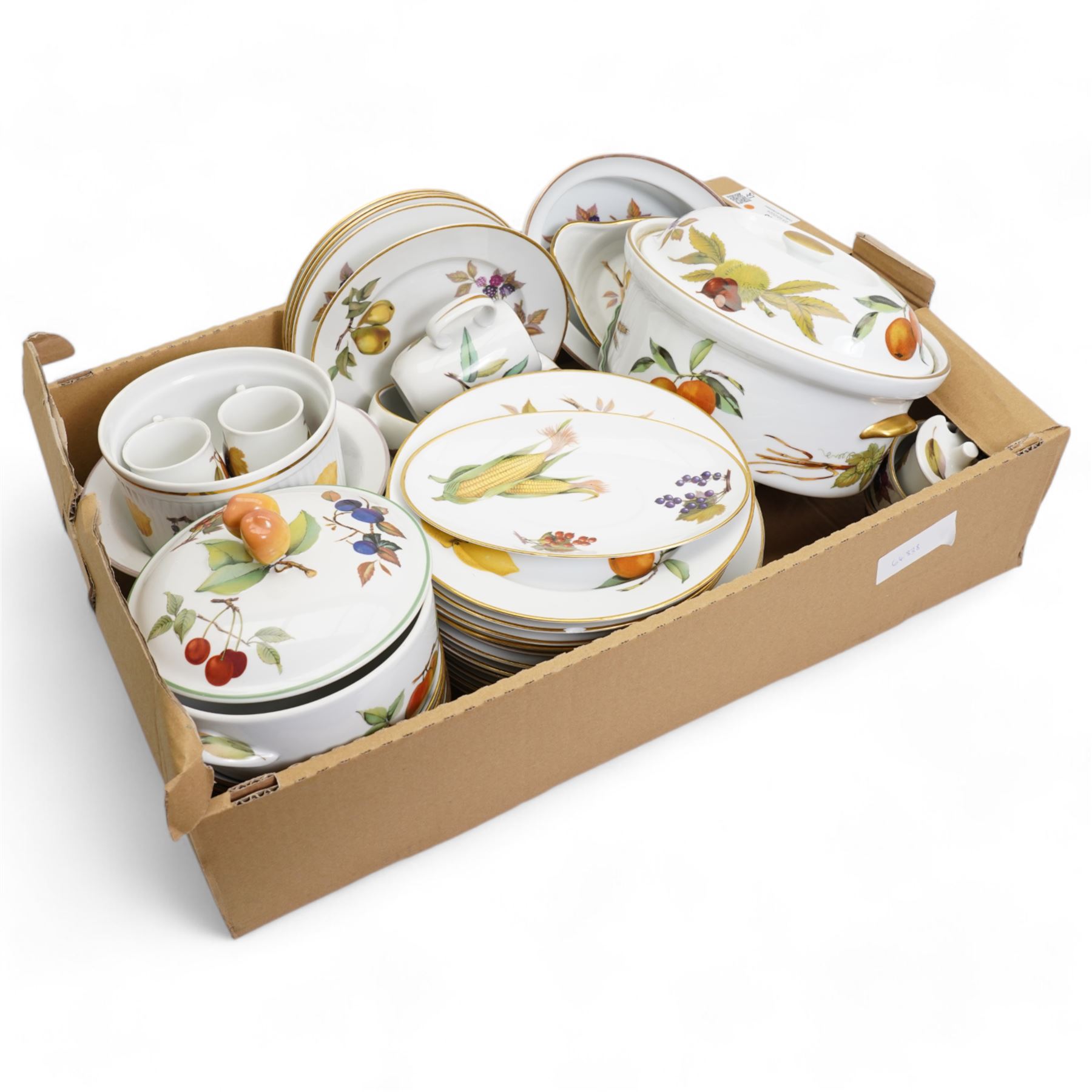 Royal Worcester Evesham table wares in one box