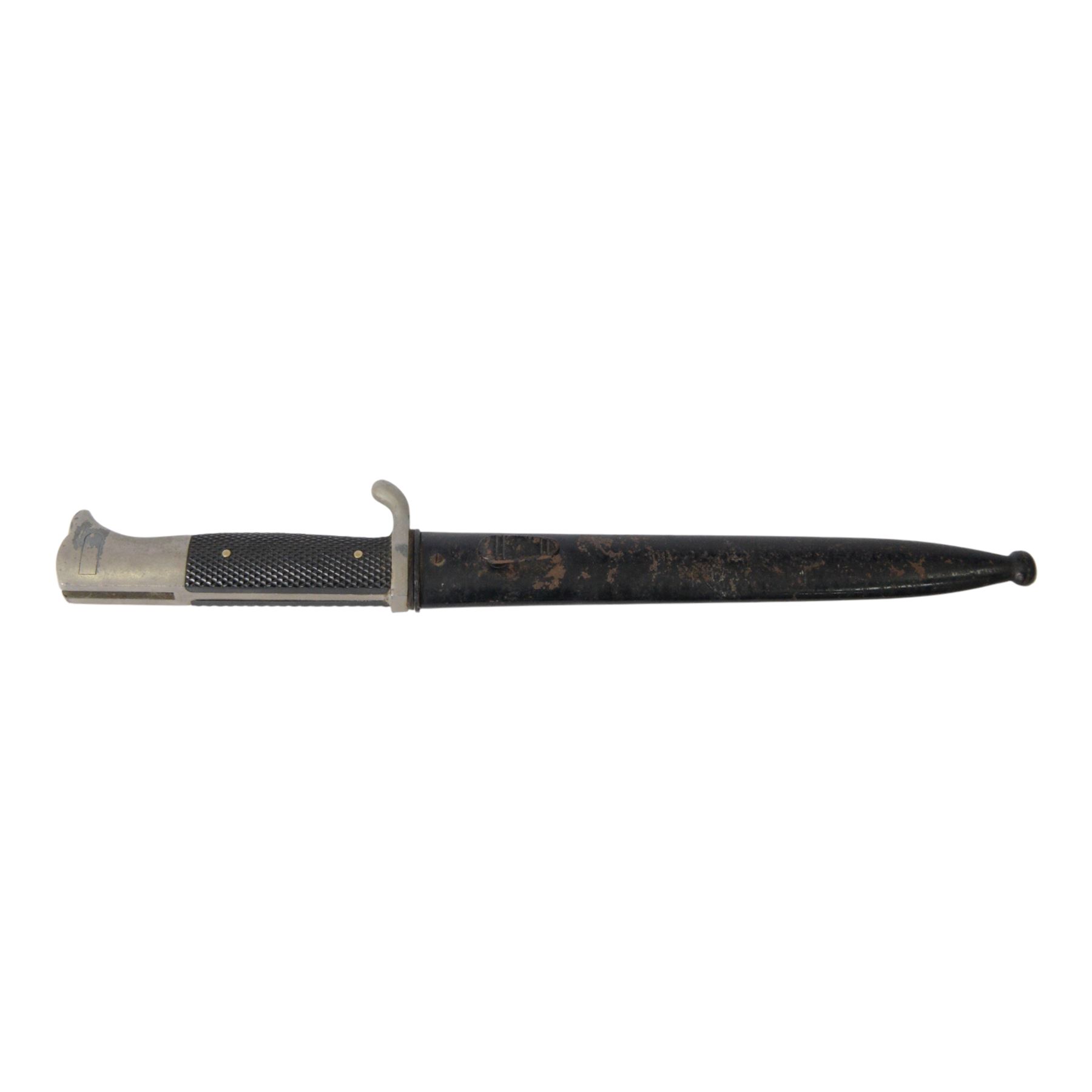 WWII German Third Reich K98 bayonet, with 20cm single edged fullered blade stamped to the ricasso Puma Solingen, with chequered two piece grip in a steel scabbard, overall L35cm