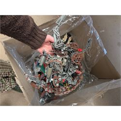 Large collection of loose lego, including part built sets