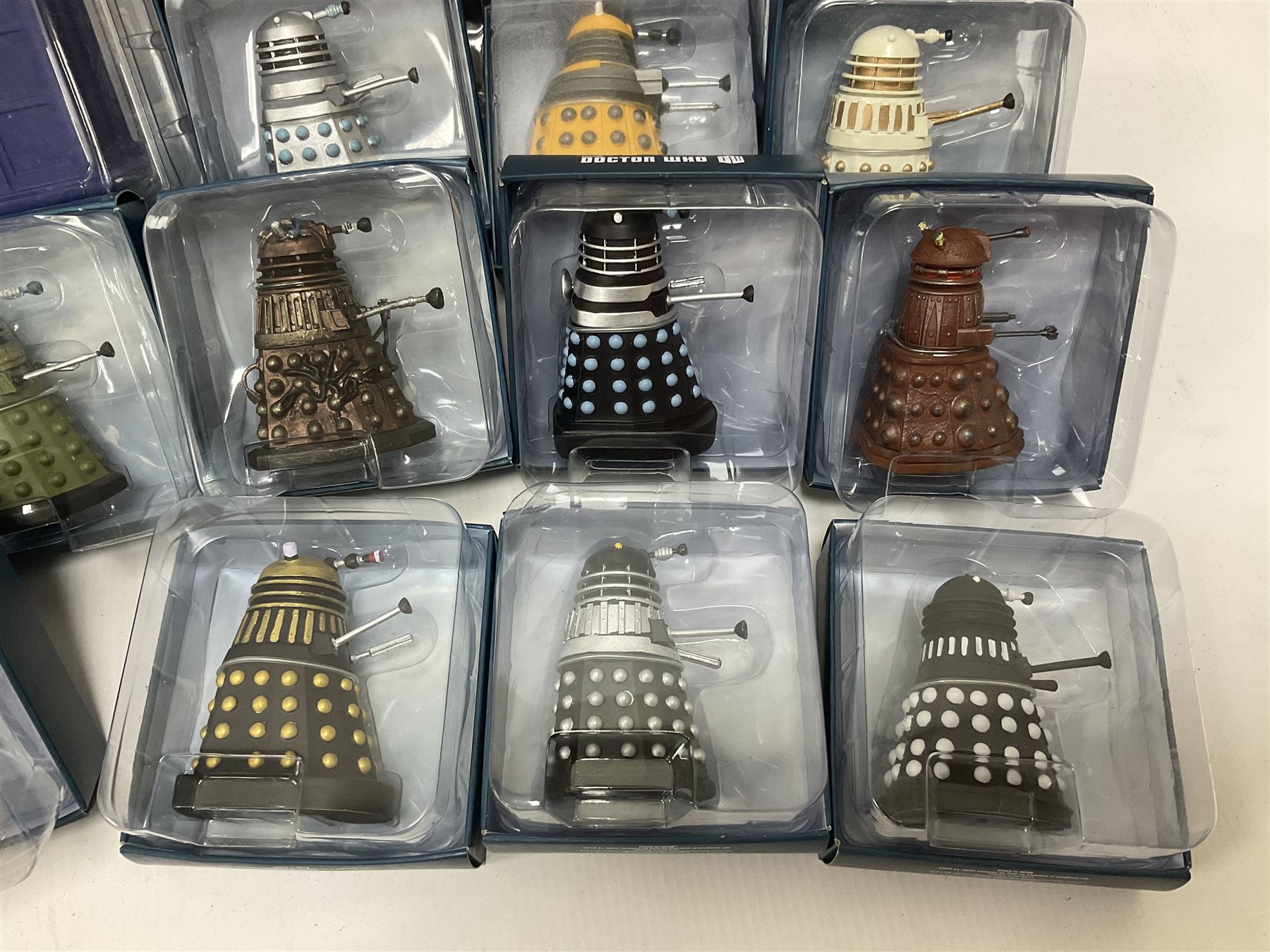 ‘Dr Who’ - Eaglemoss periodical Figurine Collection comprising twenty-seven figures of Tardis’ and Daleks, including Special Tardis 1 figure, two still with original magazine; all boxed, most with factory tie-downs 