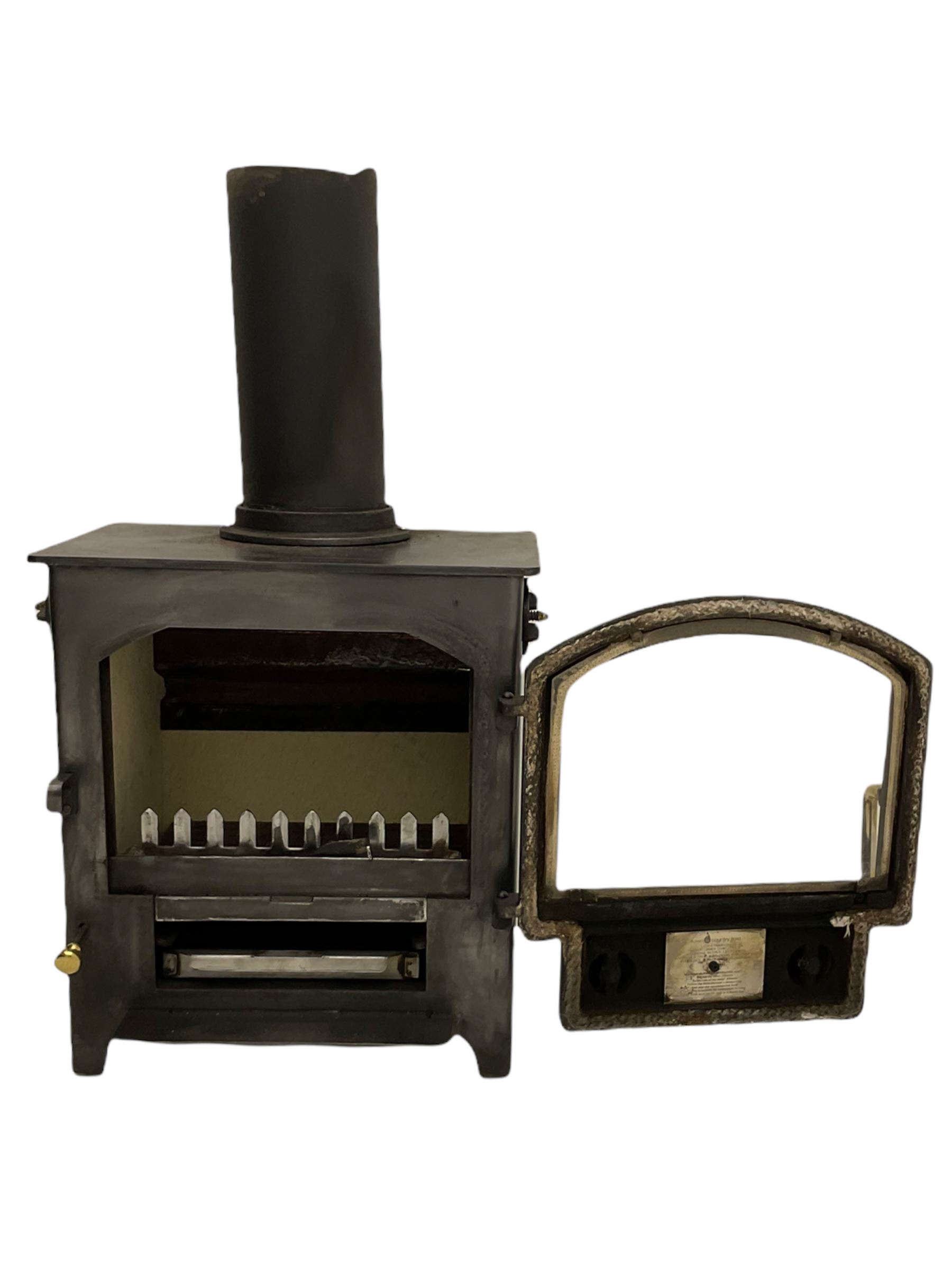 Town & Country Fires - 'Little Thurlow' smoke control eco multi-fuel stove, 5kW output, retail price - £1,456