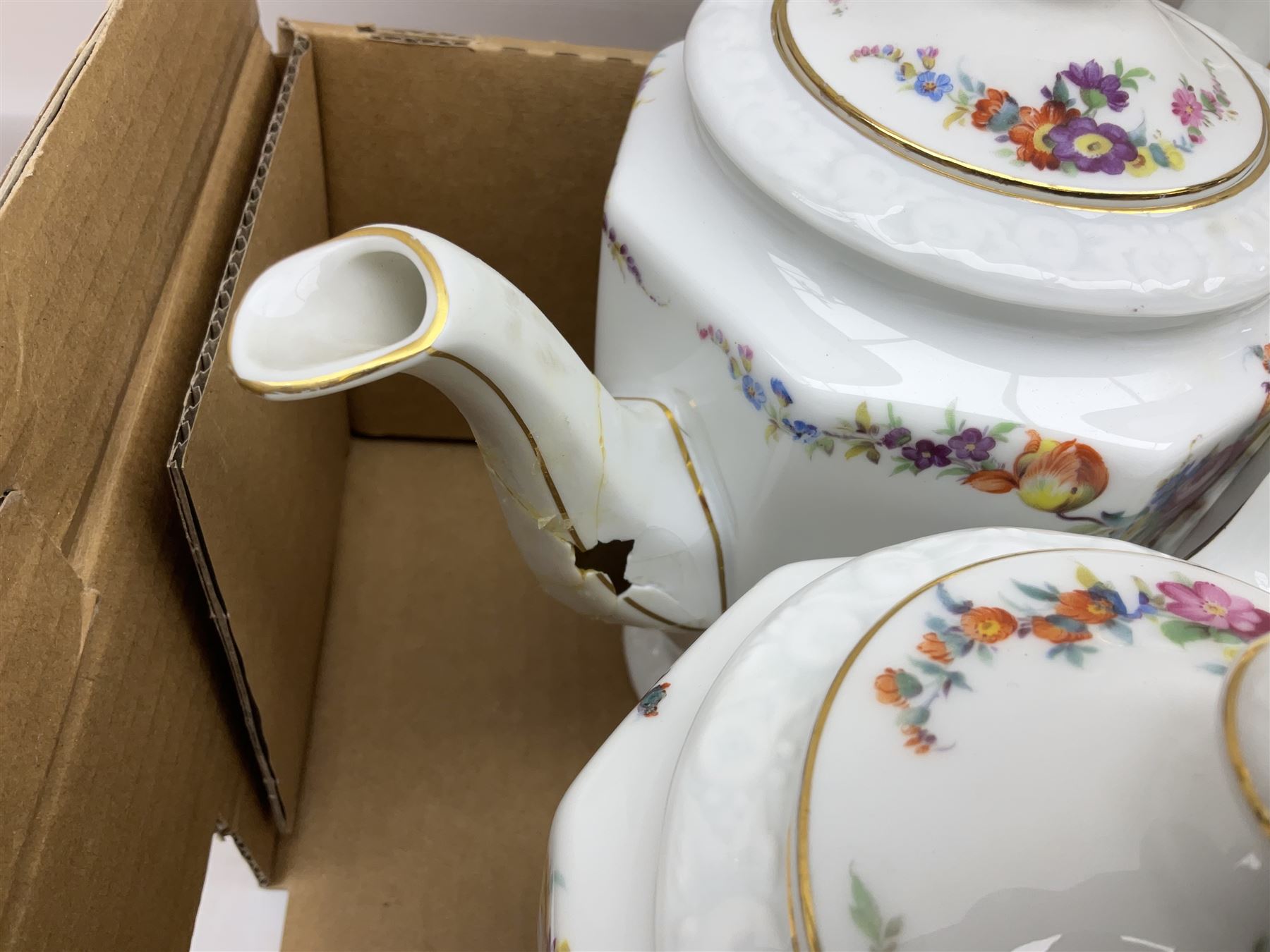 Rosenthal Pompadour Samara pattern tea wares, to include two teapots, twelve teacups and saucers, two cake plates, ten dessert plates, etc (40)