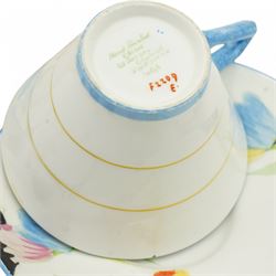 Paragon Art Deco Tulip pattern tea wares, c.1930, comprising five teacups, six saucers, five cake plates, milk jug, sugar basin and serving dish