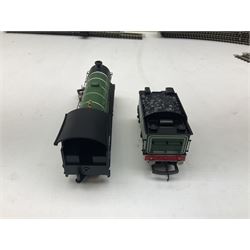 Hornby '00' gauge - 'Eastern Valleys Express' train set 