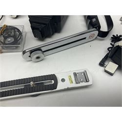 Yukon rubber armoured compact variable power spotting scope (boxed), together with Bresser 10x50 binoculars, Bushnell Excursion 10x42 binoculars, camera equipment etc  