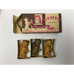 Five novelty soap, comprising Archie Andrews, Three Bonzos, Saucy Sue, Puff Puff bath soap, Festival of Britain 1951, together with pocket wonder library books