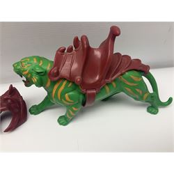 Group of 1980s Masters of the Universe figures to include He-Man, Skeletor, Stridor and Battle Cat, with collection of accessories 