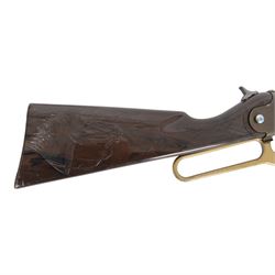 British made under lever toy cork pop-gun, circa 1950's, L80cm
