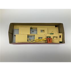 Hornby Dublo - 5006 Engine Shed Extension Kit; 5085 Suburban Station Kit with instructions; and 5030 Island Platform Kit; all in pictorial boxes; and Goods Depot Moulded Kit in box base only (4)
