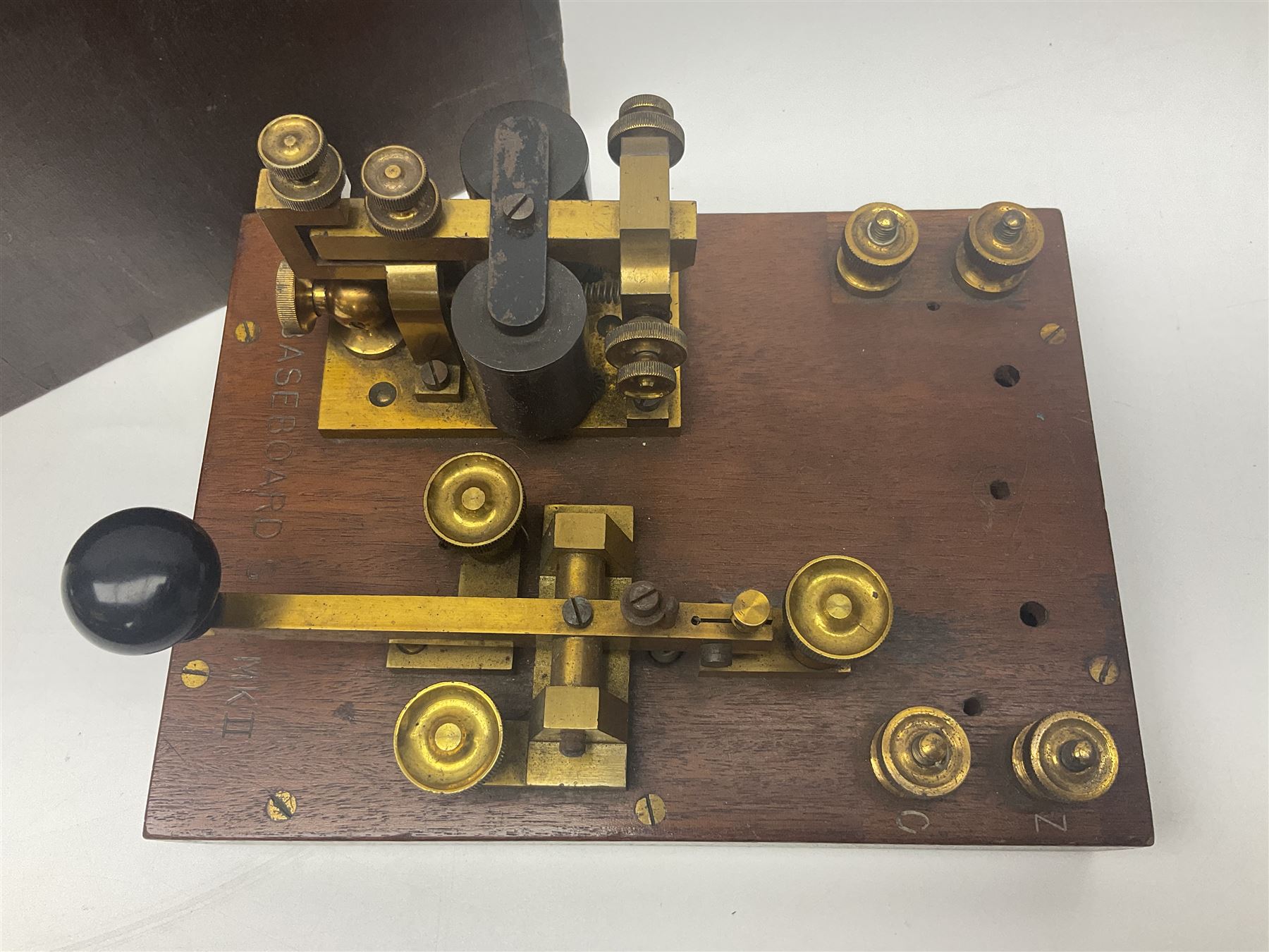 GPO telegraph morse code machine, marked GPO 10235 and Baseboard.S.C.MKII, in wooden carry case, case H16cm, L26cm 