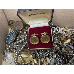 Collection of assorted costume jewellery, some rolled gold and gilt