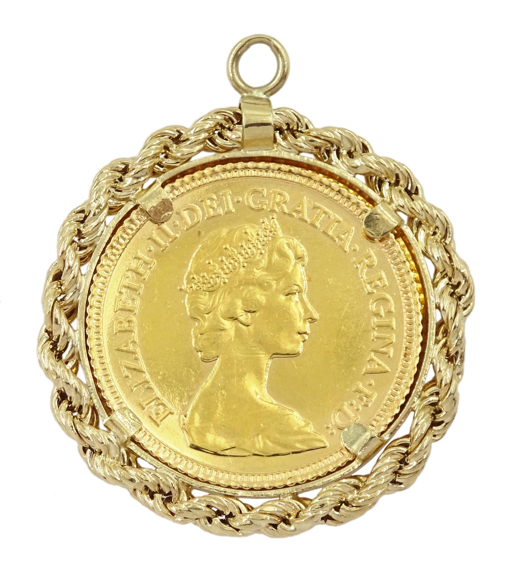 Queen Elizabeth II 1982 gold half sovereign, loose mounted in 9ct gold pendant