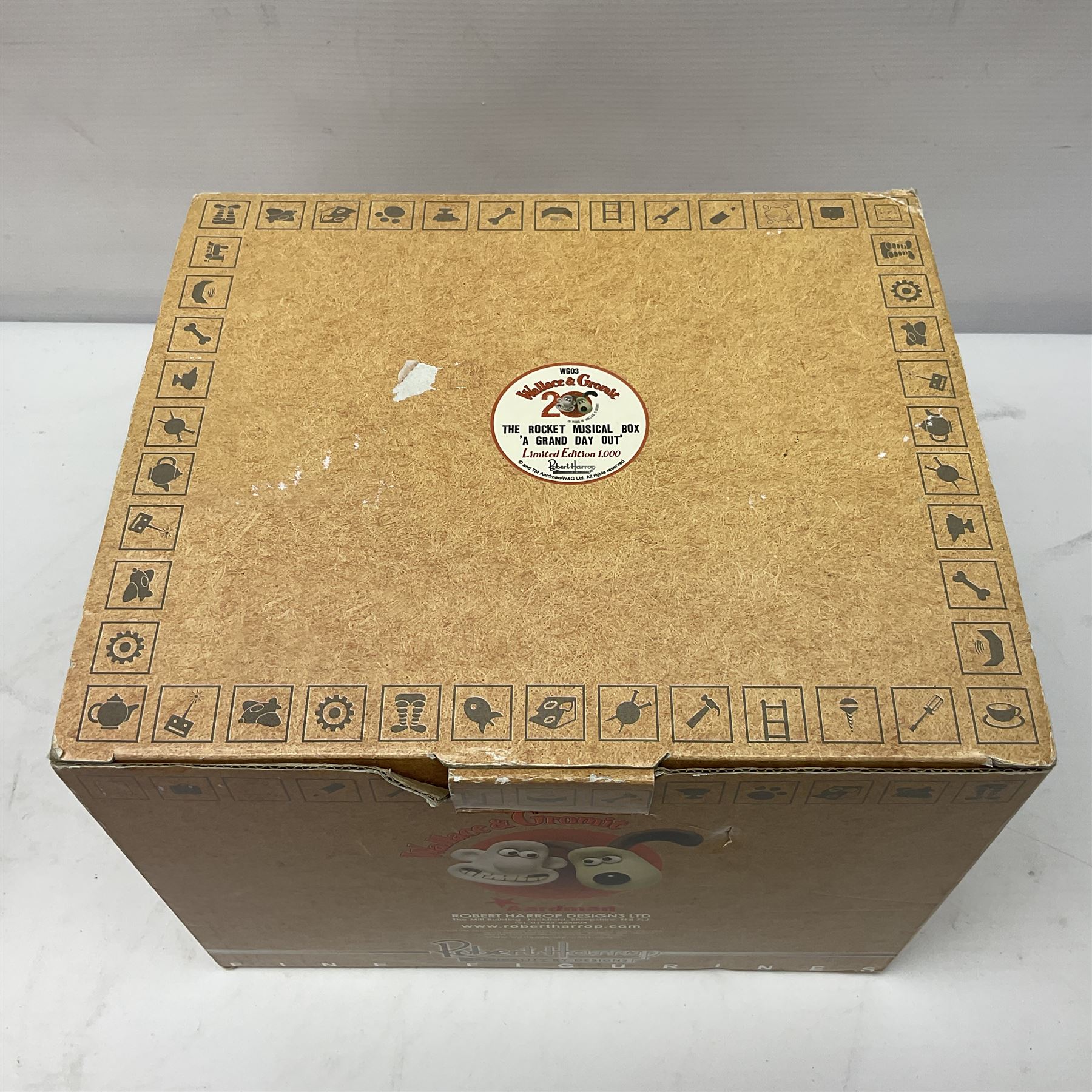 Wallace & Gromit - A Grand Day Out: limited edition 'The Rocket' music box by Robert Harrop, 196/1000, boxed with certificate