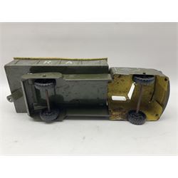 Louis Marx tin plate scale model of Royal Artillery Army transport lorry, circa 1940, H11cm, L32cm 