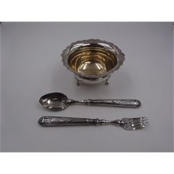 1930s silver open sucrier, of circular form with girdle, with shaped rim and upon three pad feet, hallmarked Birmingham 1931, together with silver fork and spoon set, decorated in relief with foliate pattern to handles, hallmarked William Devenport, Birmingham 1896 to blades and Sheffield 1896 handles