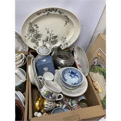 Quantity of Victorian and later ceramics  to include Johnson Bros Indian Tree pattern tea and dinner wares, Portmeirion, Royal Albert, Wedgwood, stoneware, wash jug, etc