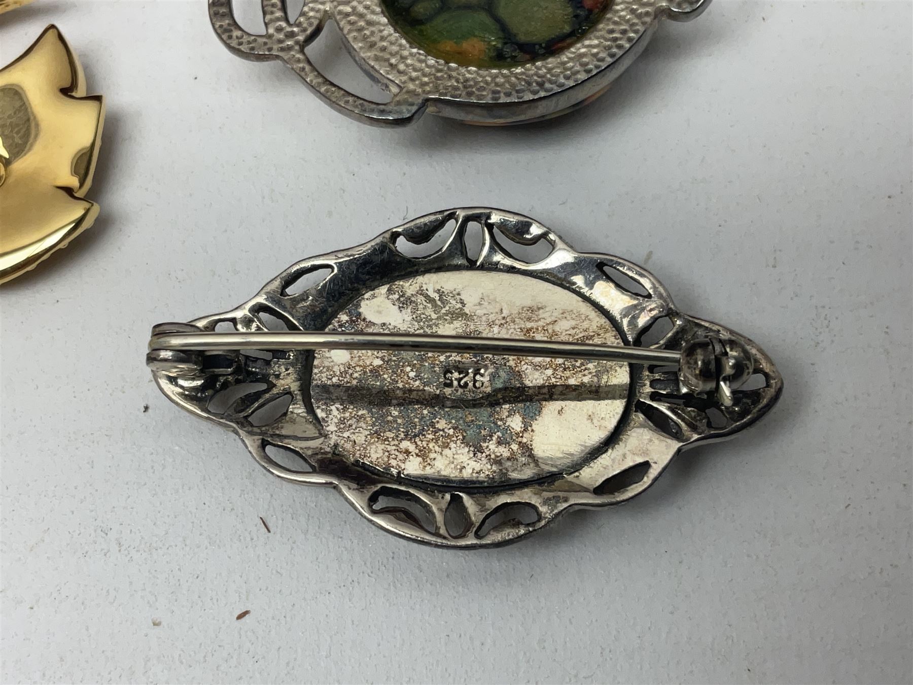 Maurice Lacroix gentlemans quartz wristwatch, 92127, with gold plated case, date apeture and leather strap, together with a Swarovski Crystal bracelet, two silver brooches and two costume brooches