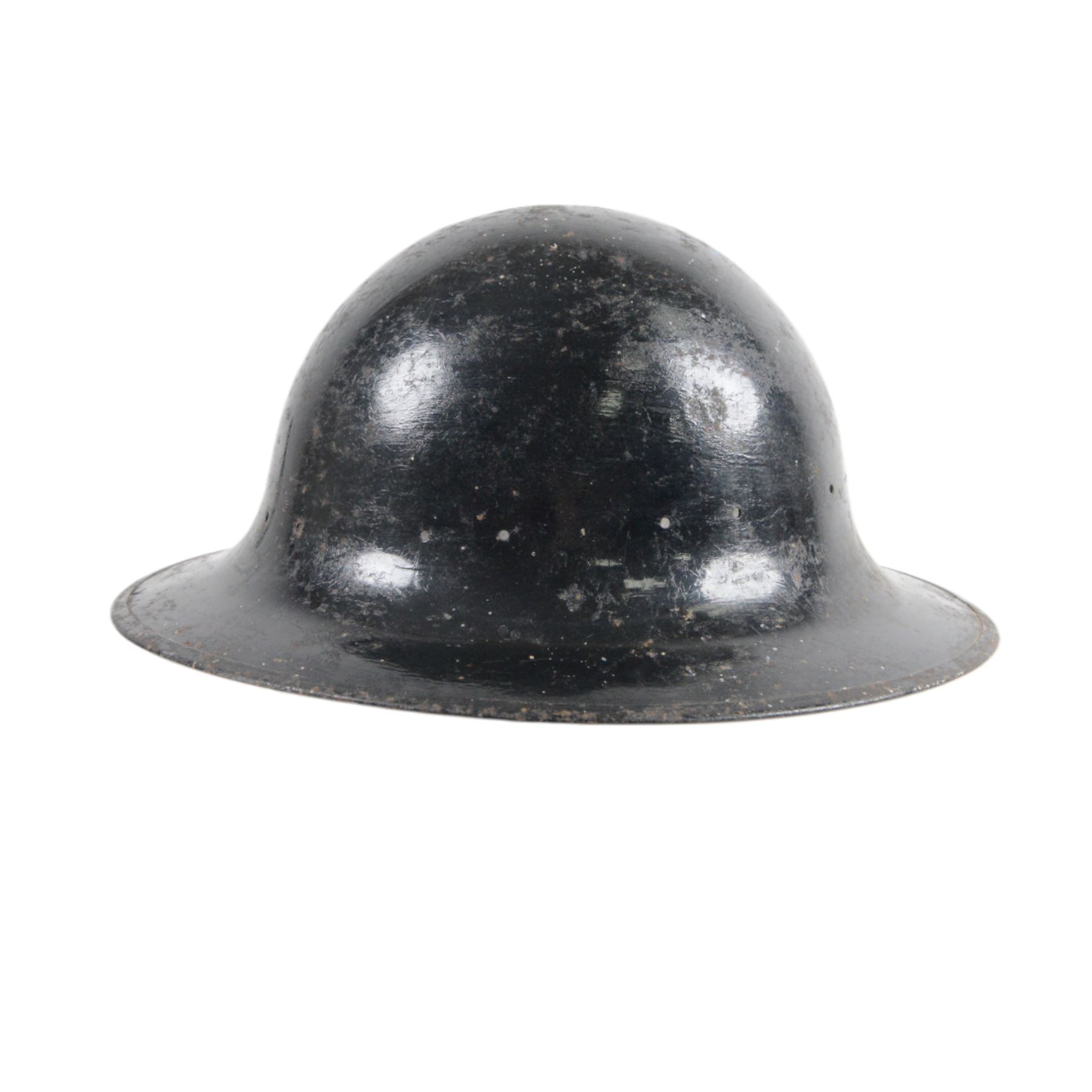 WWII German Third Reich K98 bayonet, with 19cm single edged fullered blade stamped to the ricasso Siegfried Waffen E Pack & Sohne Solingen, with chequered two piece grip in a steel scabbard, together with a steel helmet