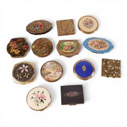Thirteen powder compacts, including floral, Stratton and Vogue, 