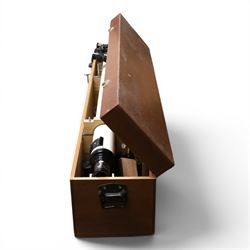 Prinz Optics Astronomical telescope model 660, D = 76.2mm, f/1250mm, with wooden tripod in a wooden box 