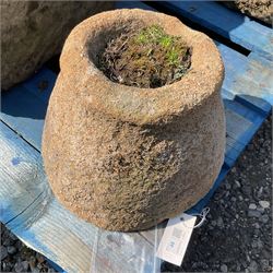 Small beehive shaped planter - THIS LOT IS TO BE COLLECTED BY APPOINTMENT FROM DUGGLEBY STORAGE, GREAT HILL, EASTFIELD, SCARBOROUGH, YO11 3TX