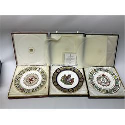 Spode limited edition pot pourri lidded vase, 'to celebrate the 90th Birthday of H.M. Queen Elizabeth the Queen Mother 4th August 1990', number 173/500 and five collectors plates by various makers, all boxed
