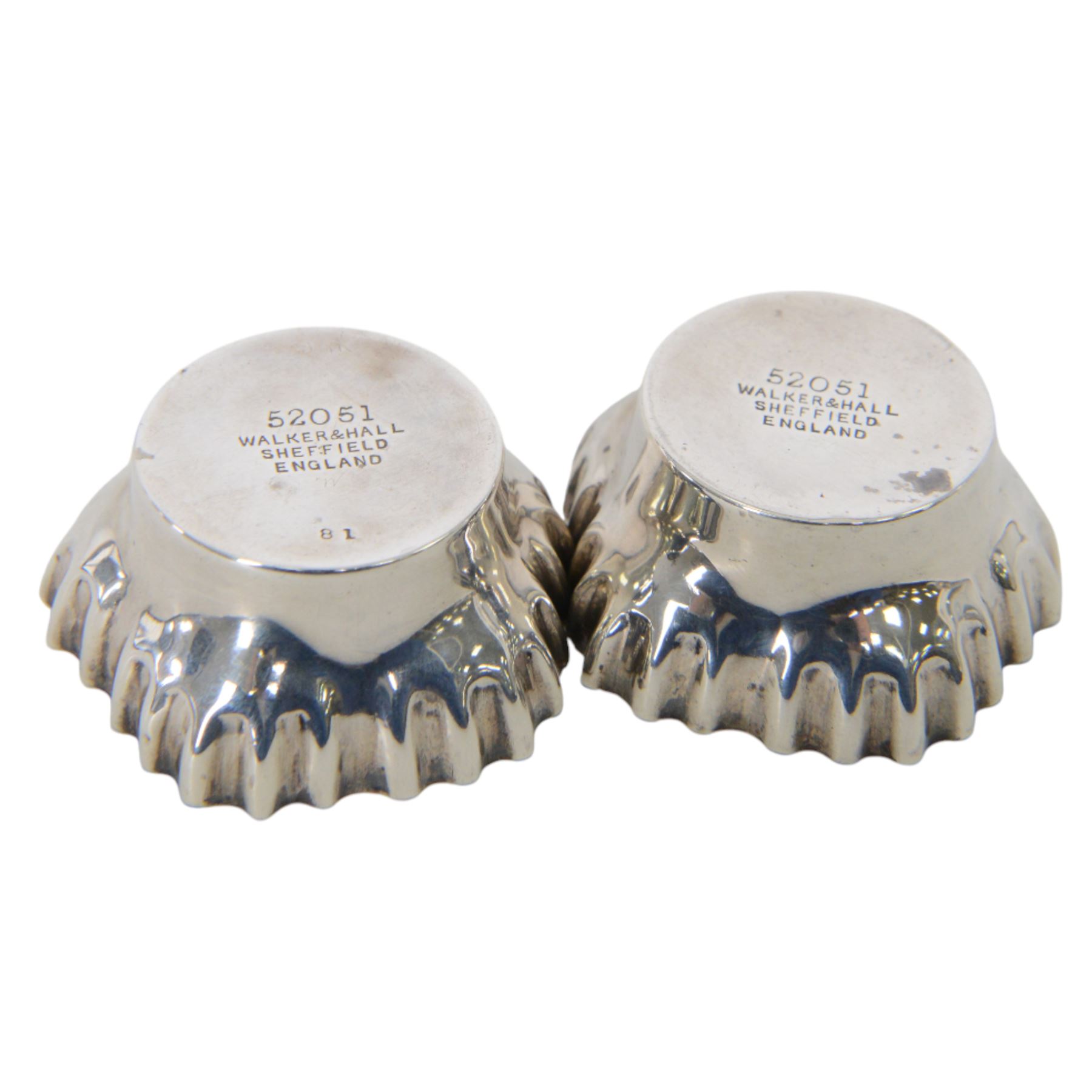 Pair of Walker and Hall silver open salts with crimped edges, hallmarked, D4.5cm