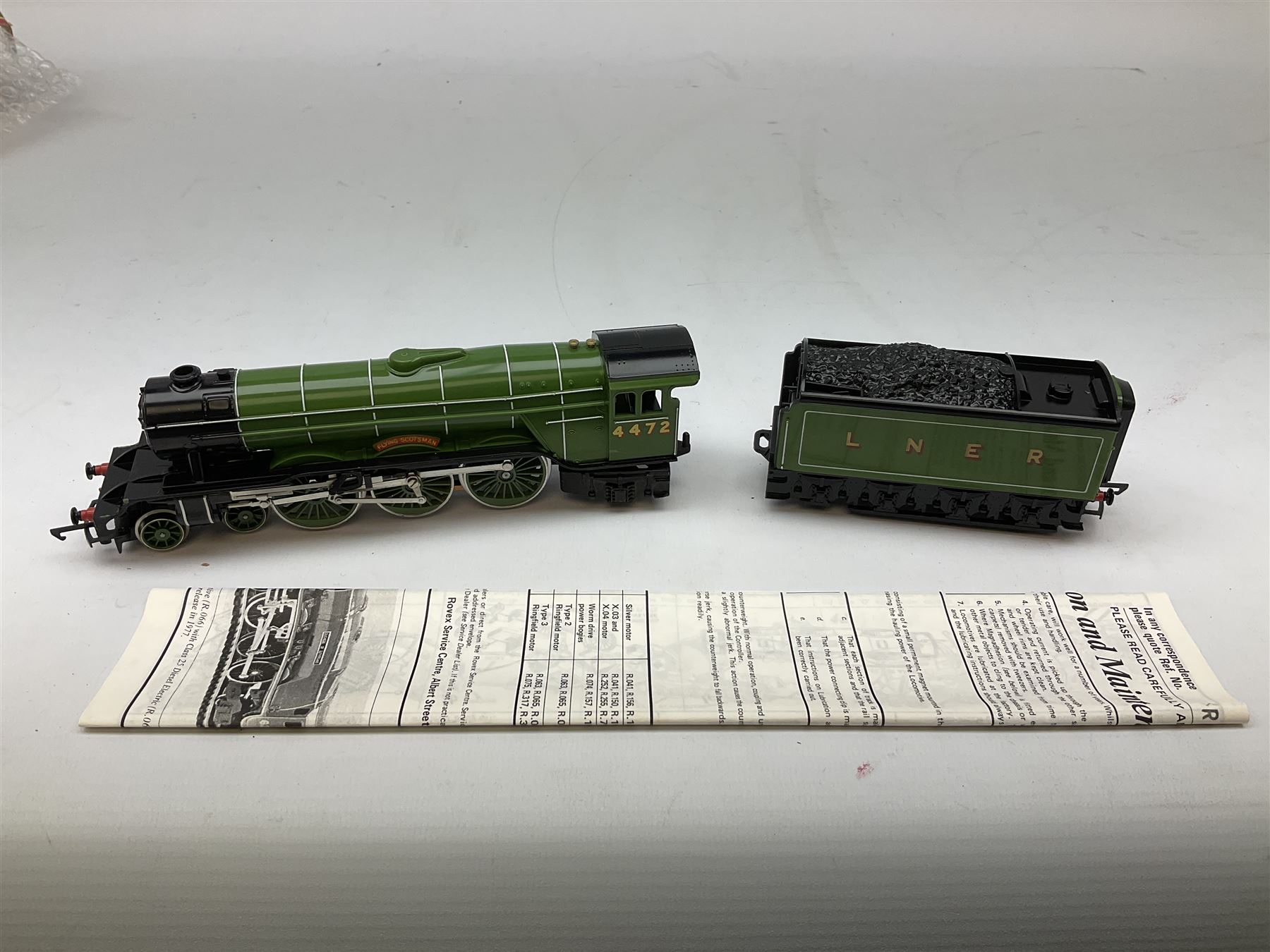 Hornby '00' gauge - Class 9F 2-10-0 locomotive 'Evening Star' No.92220; Class A3 4-6-2 locomotive 'Flying Scotsman' No.4472; and Class 37 Diesel Co-Co locomotive No.37130; all boxed (3)